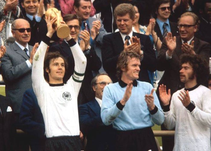 franz-beckenbauer-germany-vs-netherlands-1974