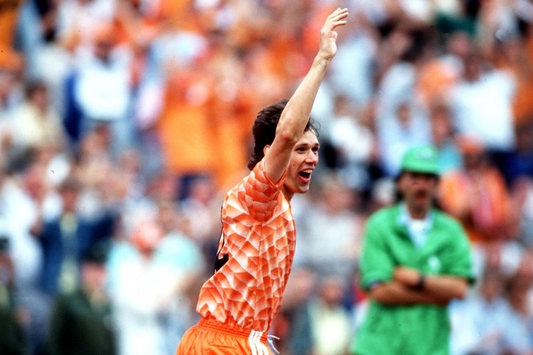 marco-van-basten-european-championships-final1988-752x501